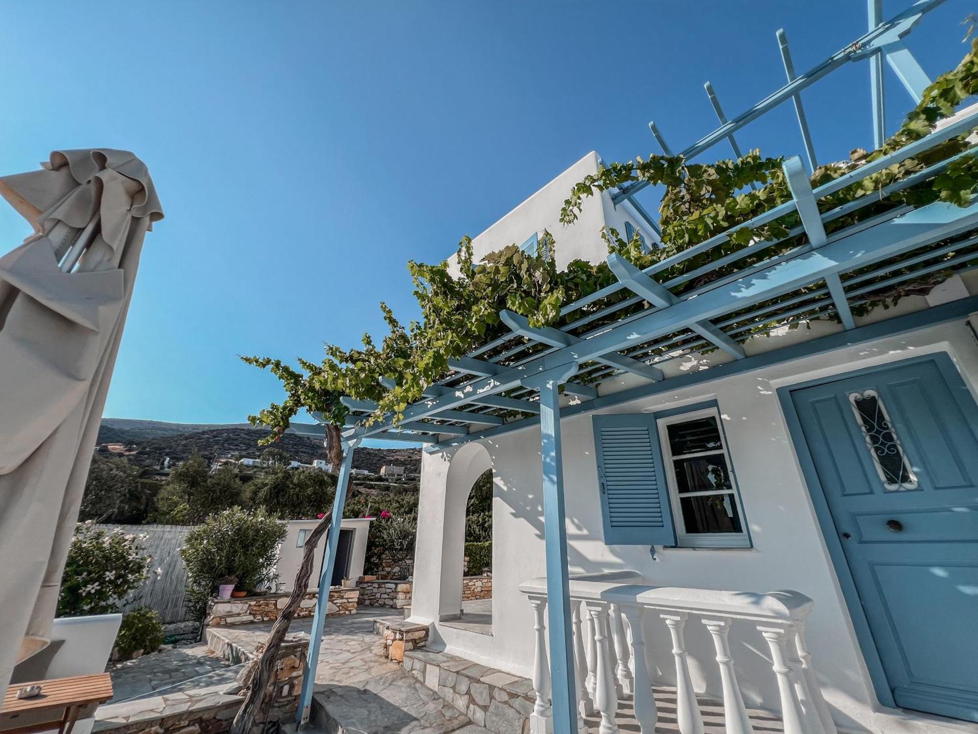 Yaleena Residences Drios Exterior photo