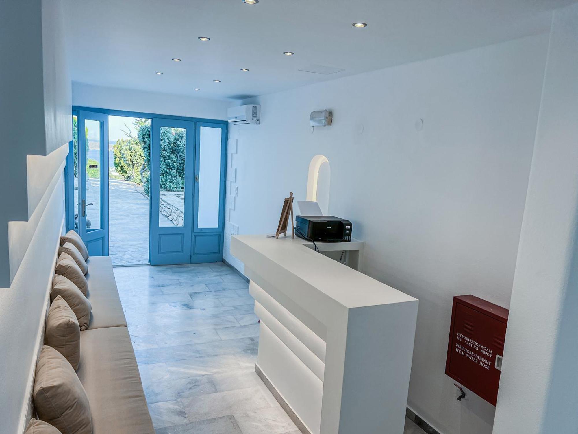 Yaleena Residences Drios Exterior photo