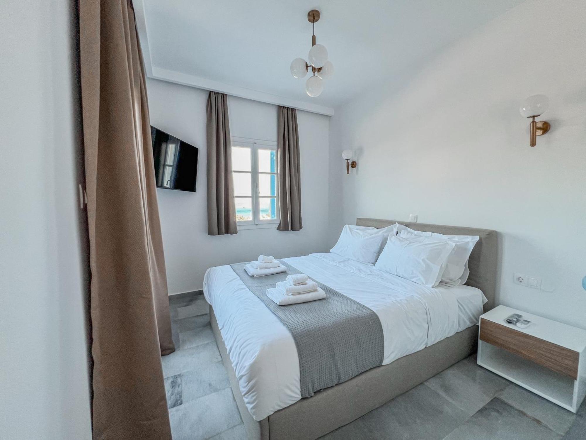 Yaleena Residences Drios Exterior photo