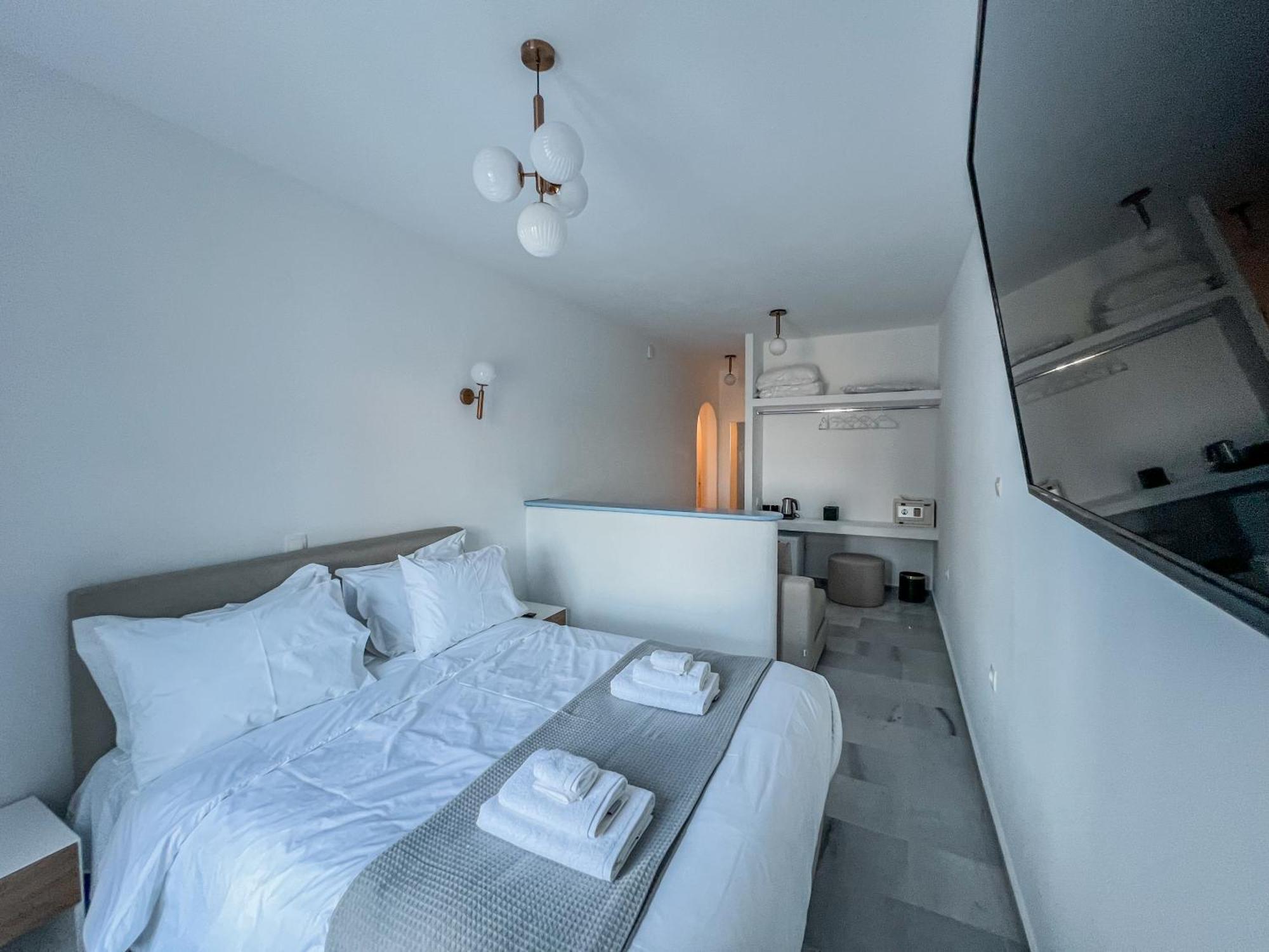 Yaleena Residences Drios Exterior photo