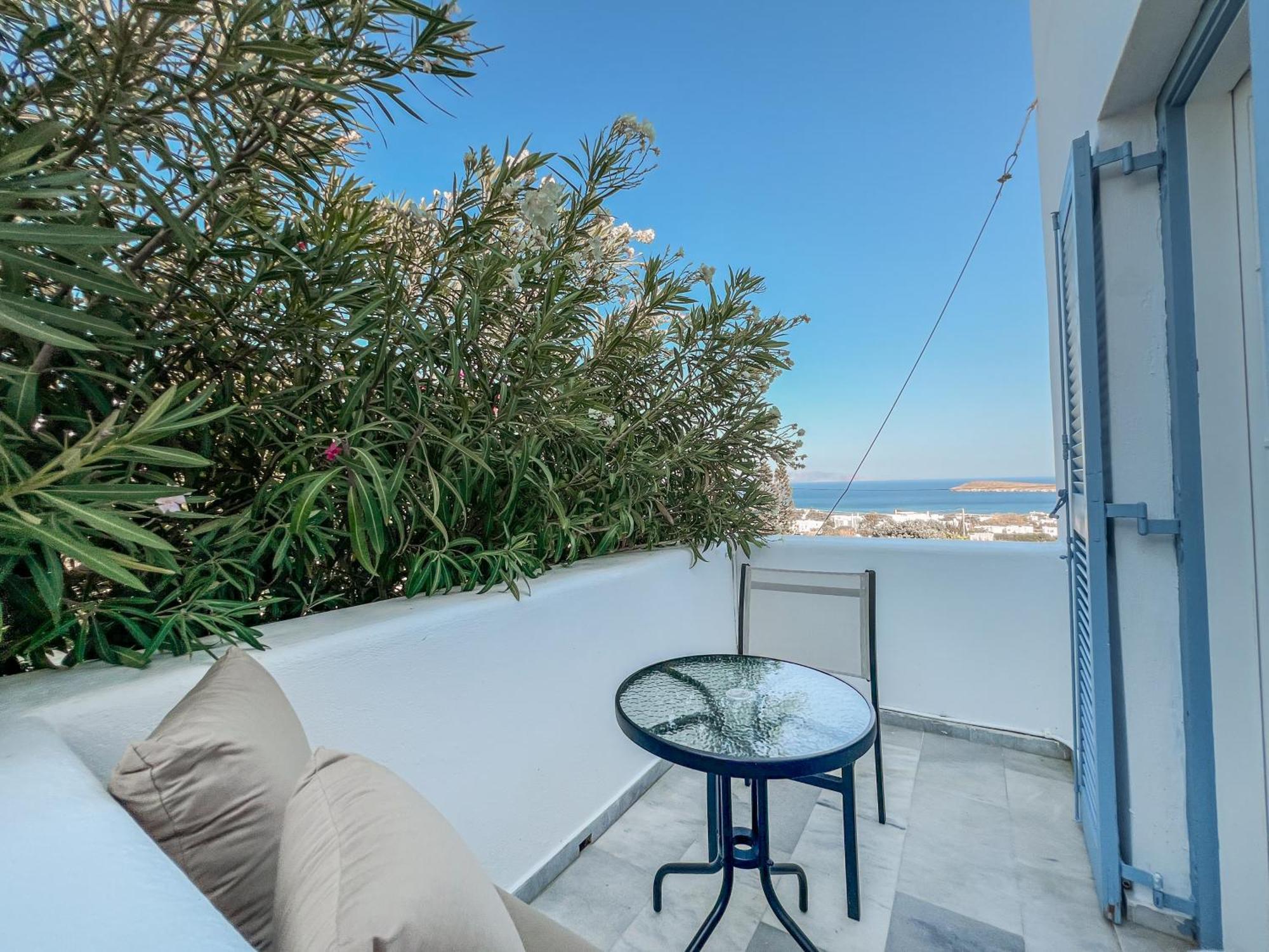 Yaleena Residences Drios Exterior photo