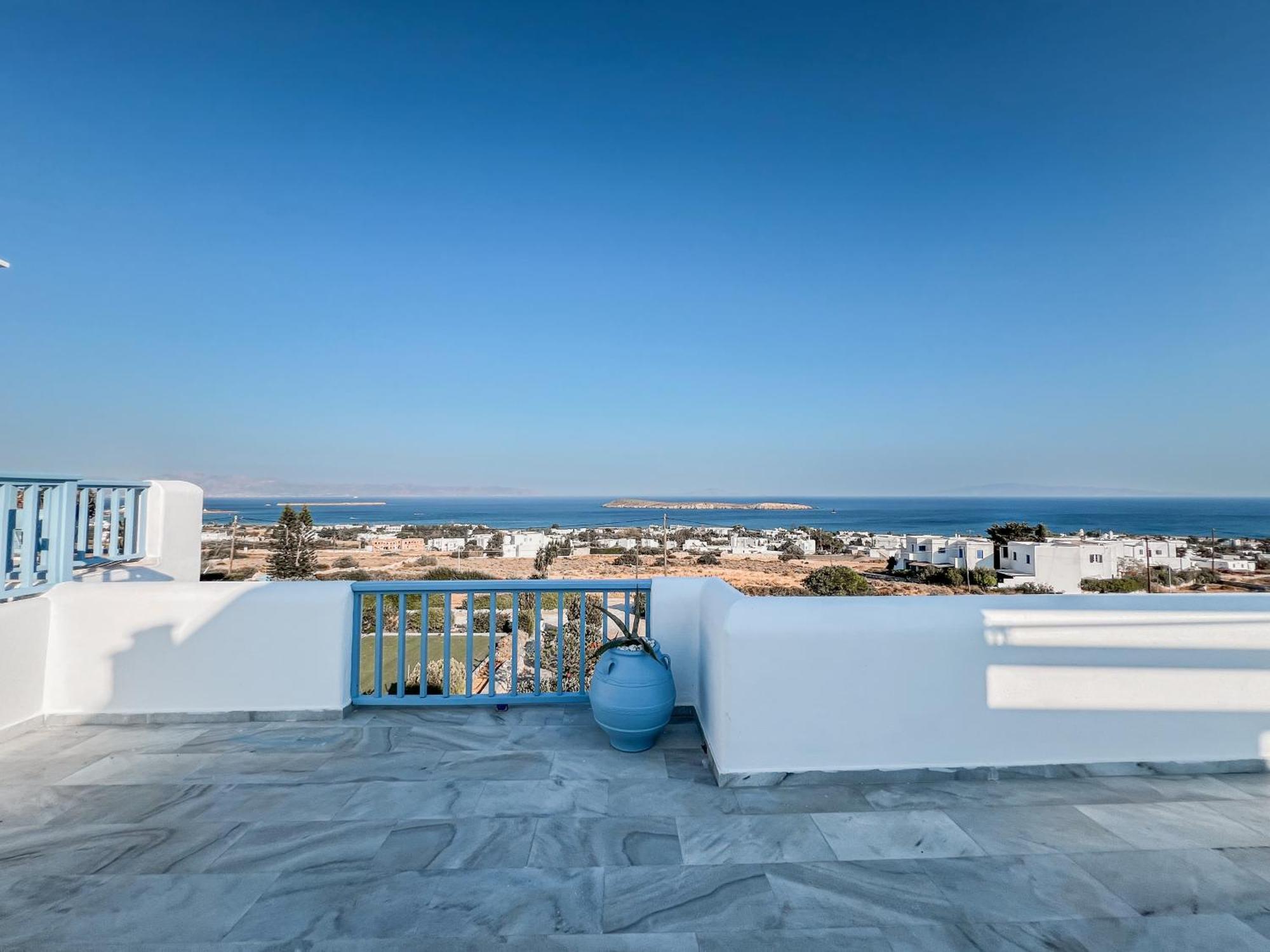Yaleena Residences Drios Exterior photo