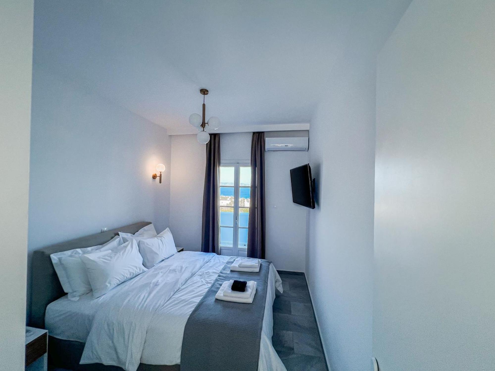 Yaleena Residences Drios Exterior photo